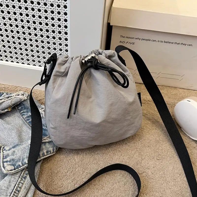New Shoulder Messenger Bag Women's Lightweight Outdoor Sports College Style Macaron Solid Color Bag LS628
New Shoulder Messenger Bag Women's Lightweight Outdoor Sports College Style Macaron Solid Color Bag LS628