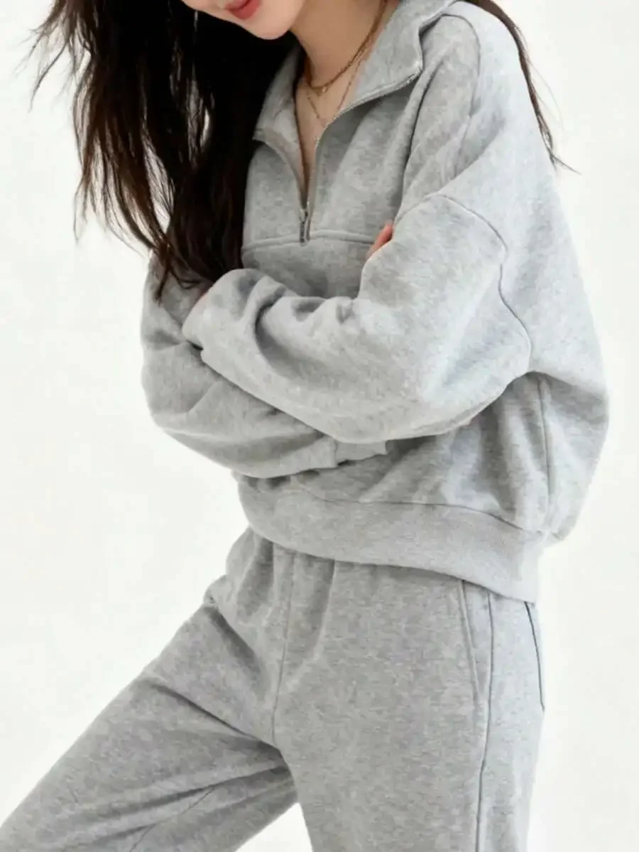 Loose Fit Womens Half-Zip Sweatshirt And Drawstring Pants Set Casual Sporty Two-Piece Outfit
Loose Fit Womens Half-Zip Sweatshirt And Drawstring Pants Set Casual Sporty Two-Piece Outfit