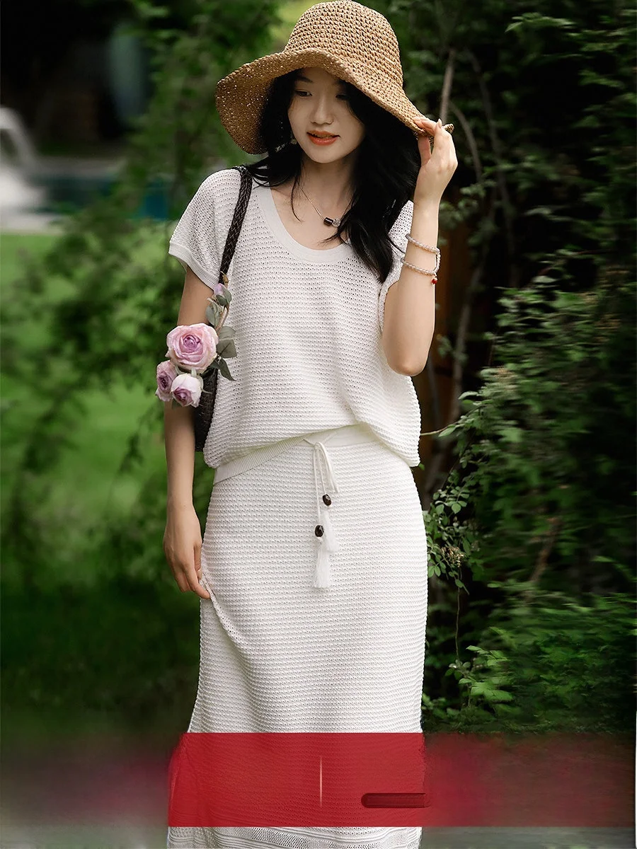 Xhange Holiday Paper Silk Lace Knitted Top And f Skirt Set Women's Hollow out Floral Patterned Loose Fit Summer Outfit
Xhange Holiday Paper Silk Lace Knitted Top And f Skirt Set Women's Hollow out Floral Patterned Loose Fit Summer Outfit