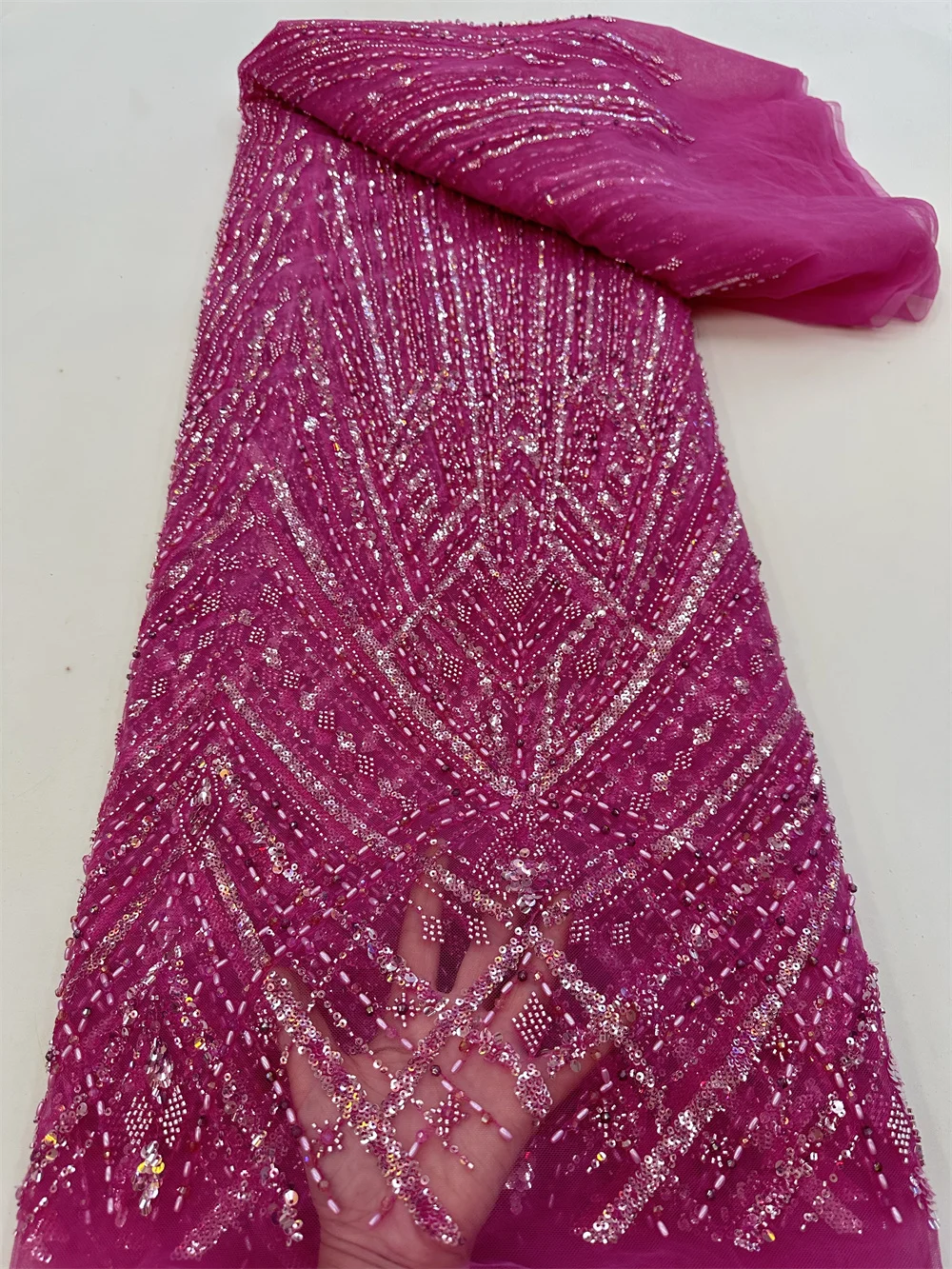 Nigerian Sequin Fabrics Beaded Lace Fabric Rose Embroidered Tulle Fabric African Lace Fabric for Wedding Party Dresses 5 Yards
Nigerian Sequin Fabrics Beaded Lace Fabric Rose Embroidered Tulle Fabric African Lace Fabric for Wedding Party Dresses 5 Yards
