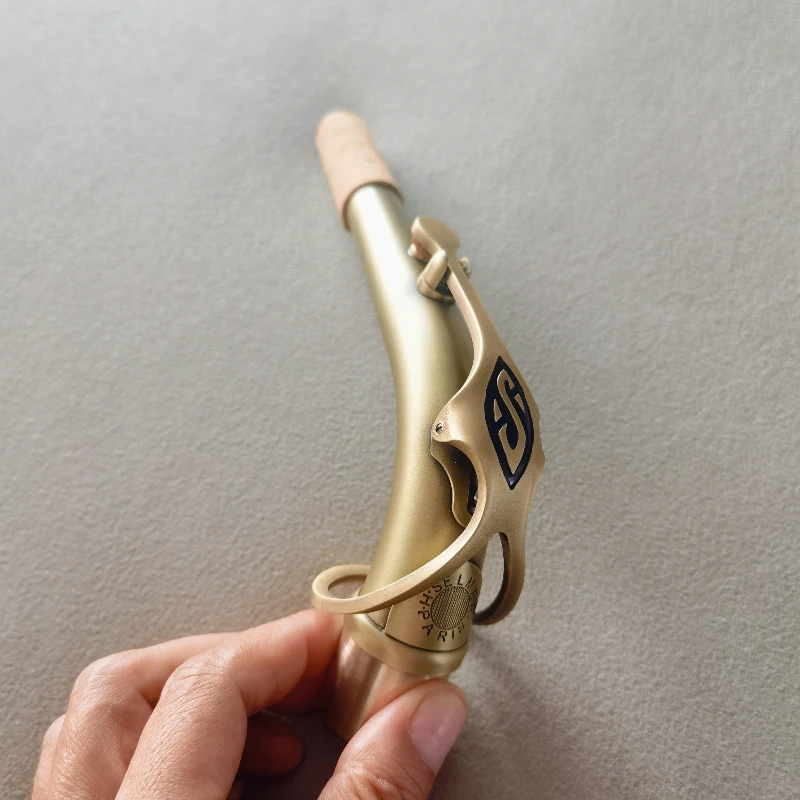 Saxophone curved neck drop E midrange antique curved neck thread universal sound is good and can be customized
Saxophone curved neck drop E midrange antique curved neck thread universal sound is good and can be customized