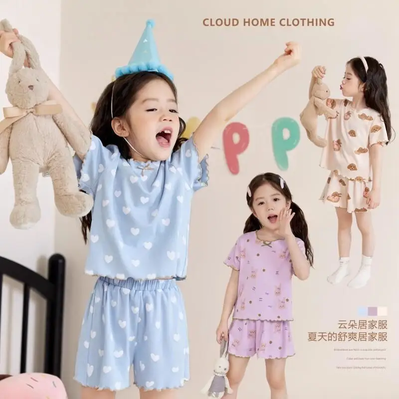 New Cute Girls' Short Sleeved Home Clothes Set Cartoon Love Simple Baby Three Color Pajamas Women's Summer
New Cute Girls' Short Sleeved Home Clothes Set Cartoon Love Simple Baby Three Color Pajamas Women's Summer