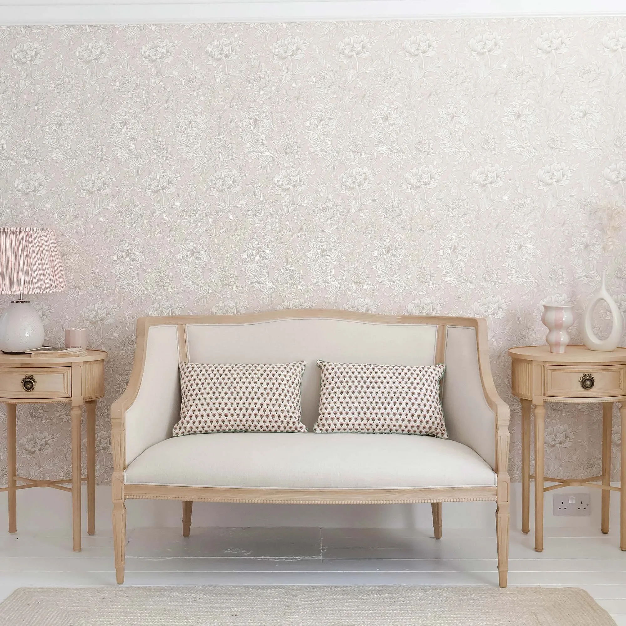fl- Country Solid Wood Double Sofa Living Room Balcony Fabric Soft Bag Leisure Sofa Chair Studio Homestay Negotiation Chair%
fl- Country Solid Wood Double Sofa Living Room Balcony Fabric Soft Bag Leisure Sofa Chair Studio Homestay Negotiation Chair%