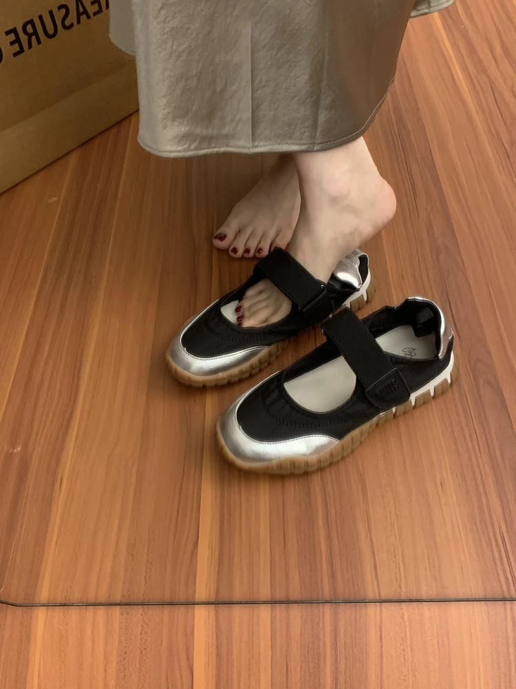 Женский балетный Sle Thi Bot Dequn oes, новинка 2025, летняя корейская версия, повседневная спортивная волшебная лента Mary Jane oes
Женский балетный Sle Thi Bot Dequn oes, новинка 2025, летняя корейская версия, повседневная спортивная волшебная лента Mary Jane oes