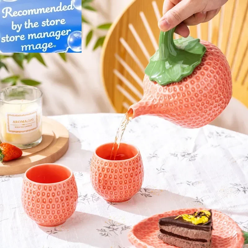 High Temperature Underglaze Colored Teapot and Teacup Set Ceramic Strawberry Afternoon Tea Set
High Temperature Underglaze Colored Teapot and Teacup Set Ceramic Strawberry Afternoon Tea Set