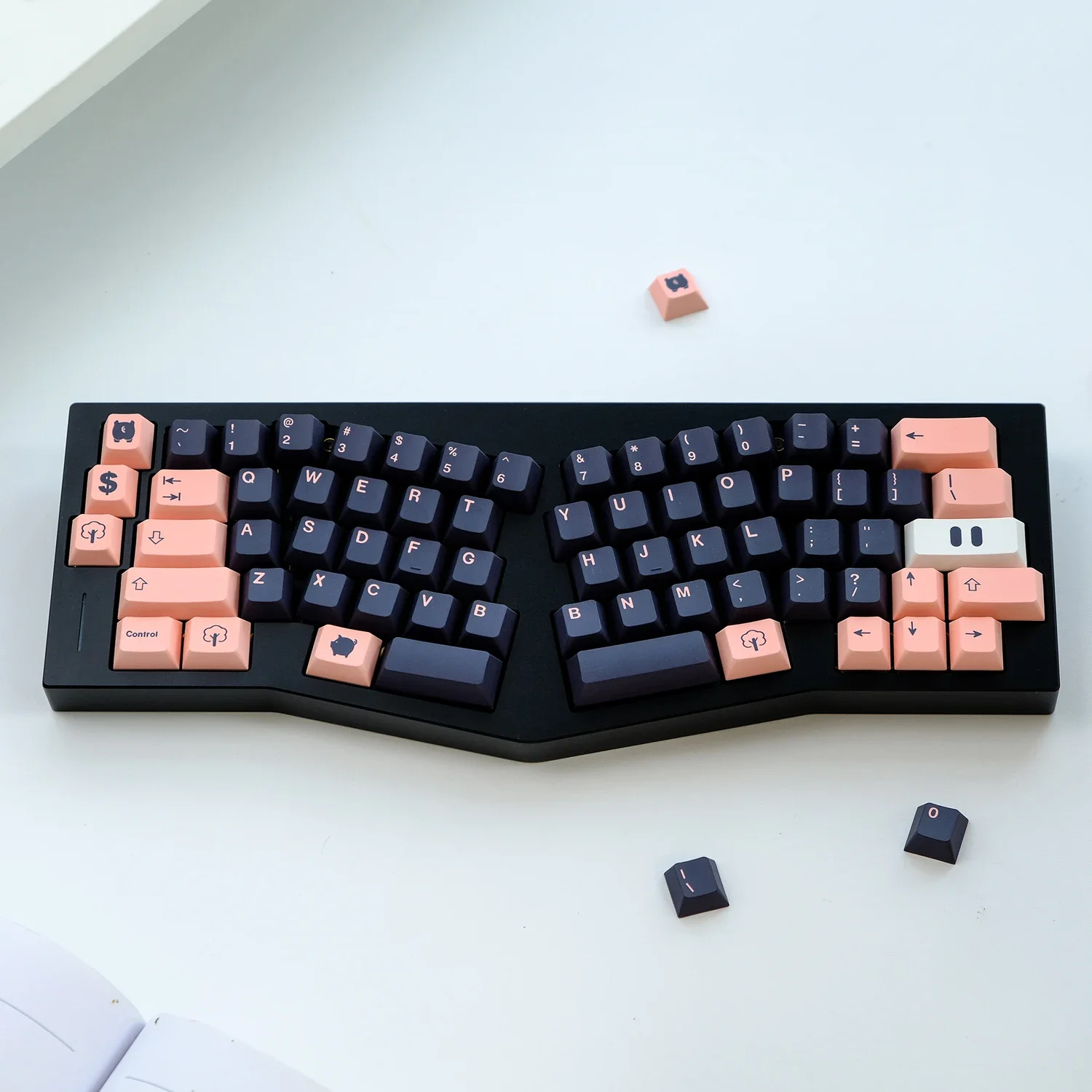 Персонализированная механическая клавиатура GMK Xunsong, высокое содержание PBT, полная пятисторонняя горячая сублимация, оригинальный высокий черный порошок
Персонализированная механическая клавиатура GMK Xunsong, высокое содержание PBT, полная пятисторонняя горячая сублимация, оригинальный высокий черный порошок