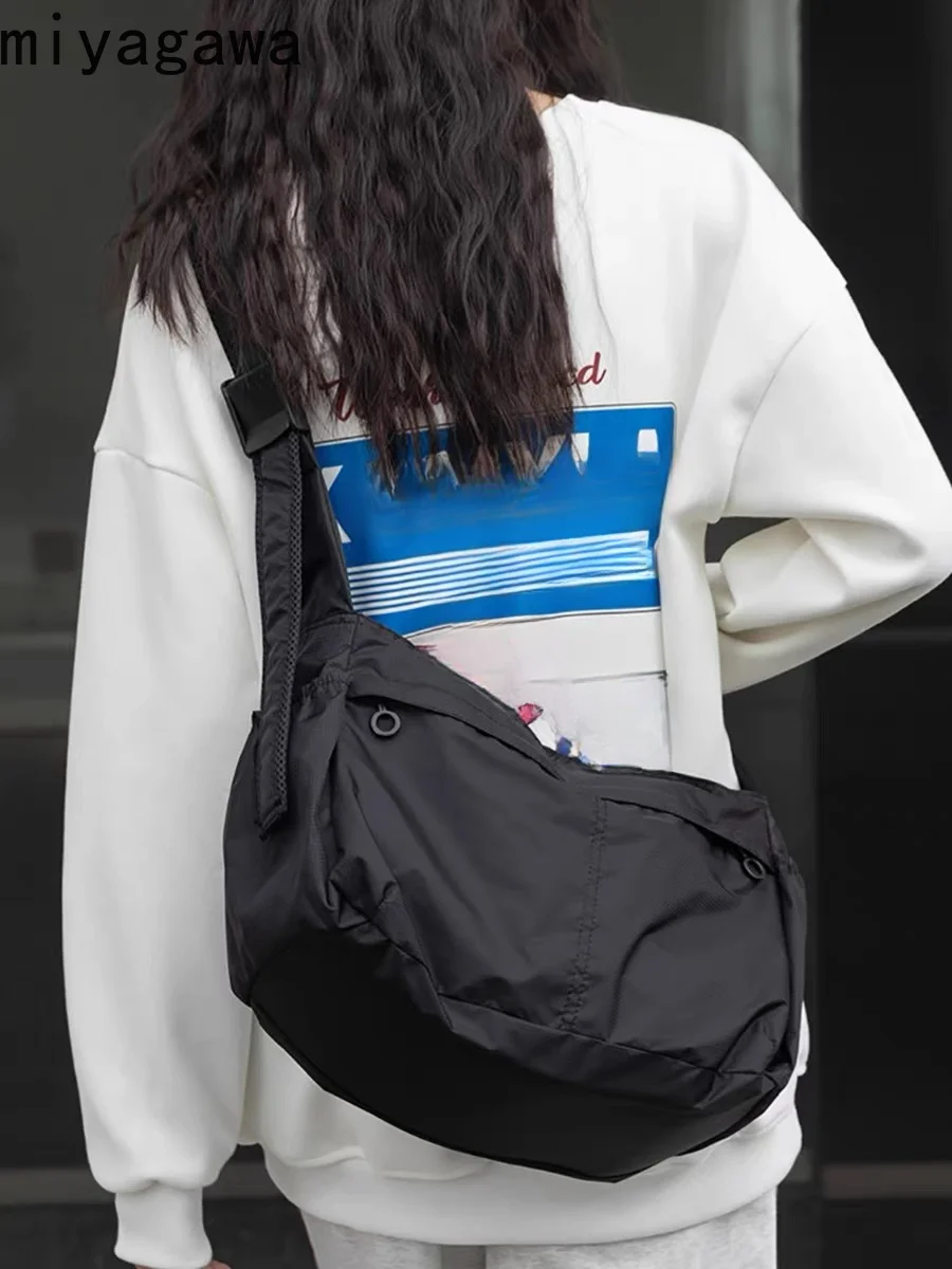 Miyagawa Waterproof Nylon Unisex Crossbody Hobos Bag Korean Style Large Capacity Casual One Shoulder Tote Bags
Miyagawa Waterproof Nylon Unisex Crossbody Hobos Bag Korean Style Large Capacity Casual One Shoulder Tote Bags