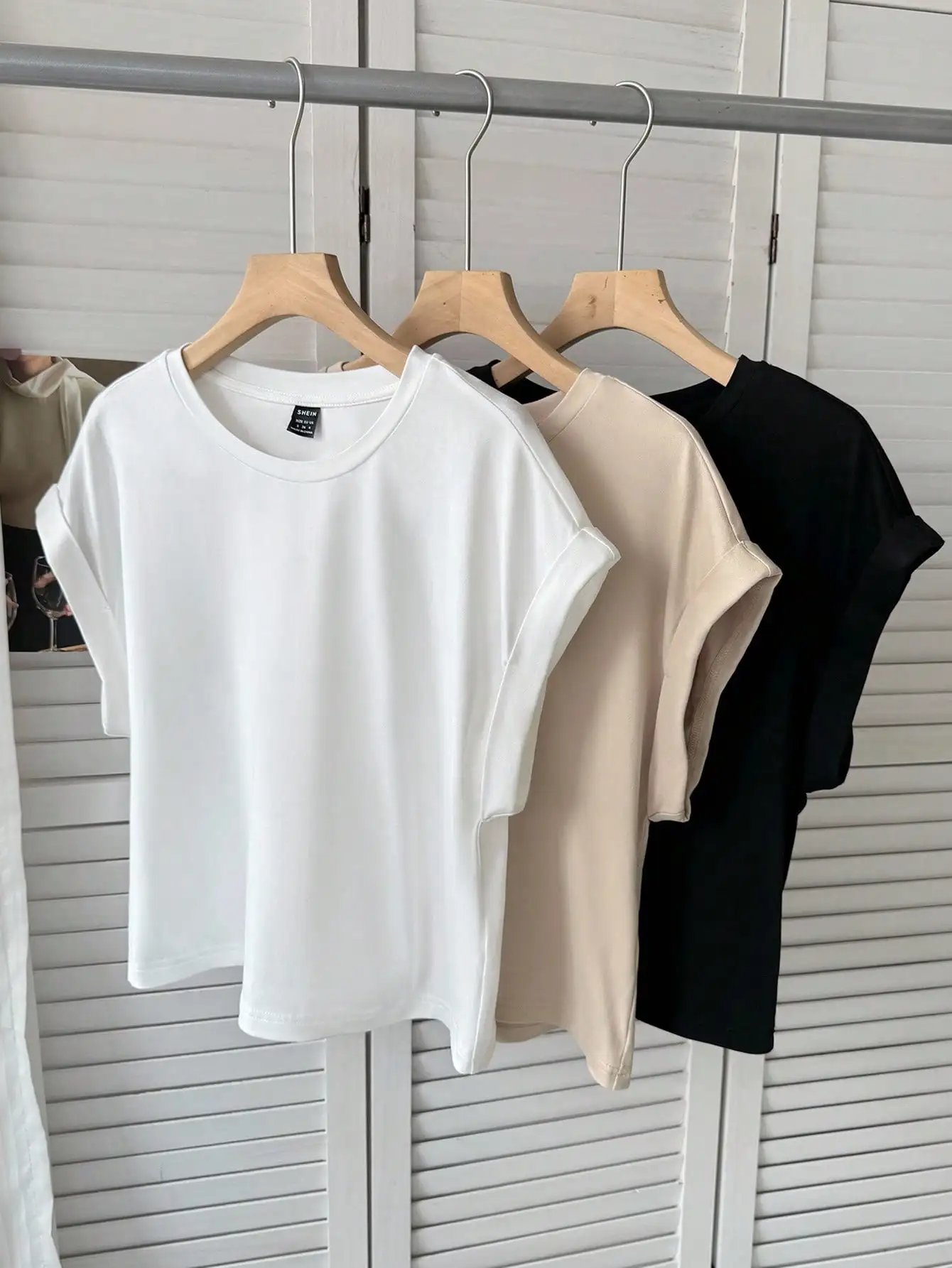 3 шт. женские повседневные однотонные базовые футболки с коротким рукавом
3 шт. женские повседневные однотонные базовые футболки с коротким рукавом