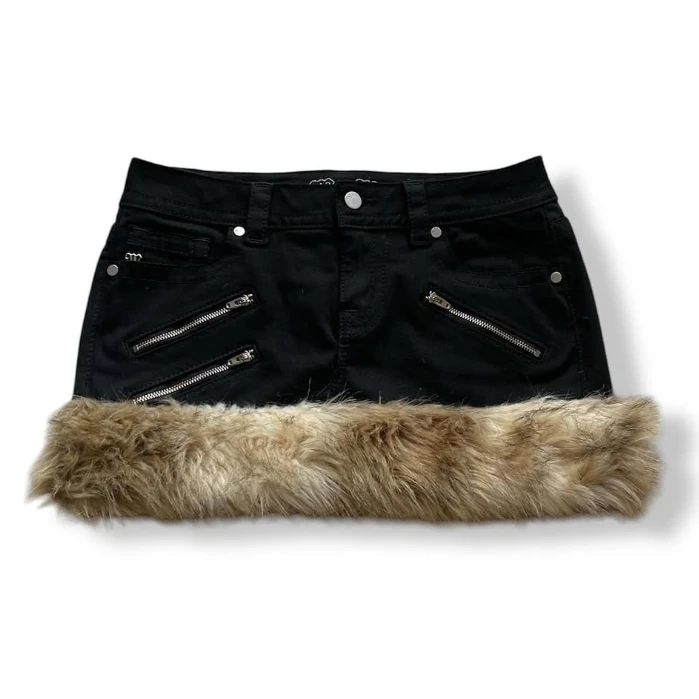 Gothic Retro Black Zipper Y2K Skirt High Waist Street Fashion Jeans Skirt Sexy Girl Plush Summer New Hip-Hop Short Skirt
Gothic Retro Black Zipper Y2K Skirt High Waist Street Fashion Jeans Skirt Sexy Girl Plush Summer New Hip-Hop Short Skirt