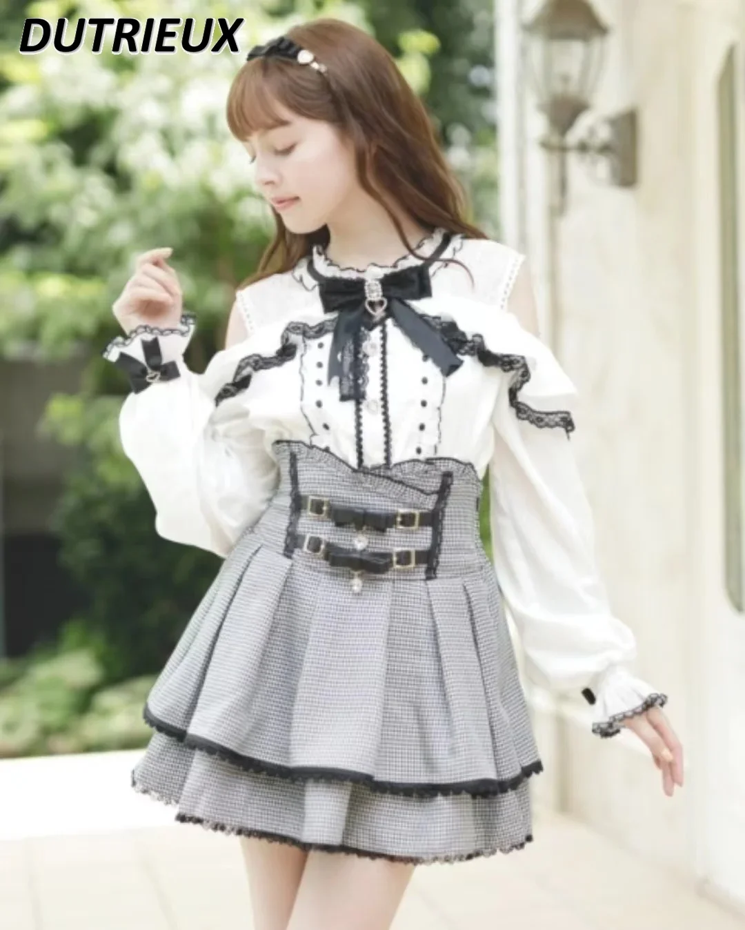 Fall 2023 Japanese Mine Lace Stitching Off Shoulder Lining Women Blouse Japanese Sweet Kawaii Bow Design Long Sleeve Shirt Tops
Fall 2023 Japanese Mine Lace Stitching Off Shoulder Lining Women Blouse Japanese Sweet Kawaii Bow Design Long Sleeve Shirt Tops