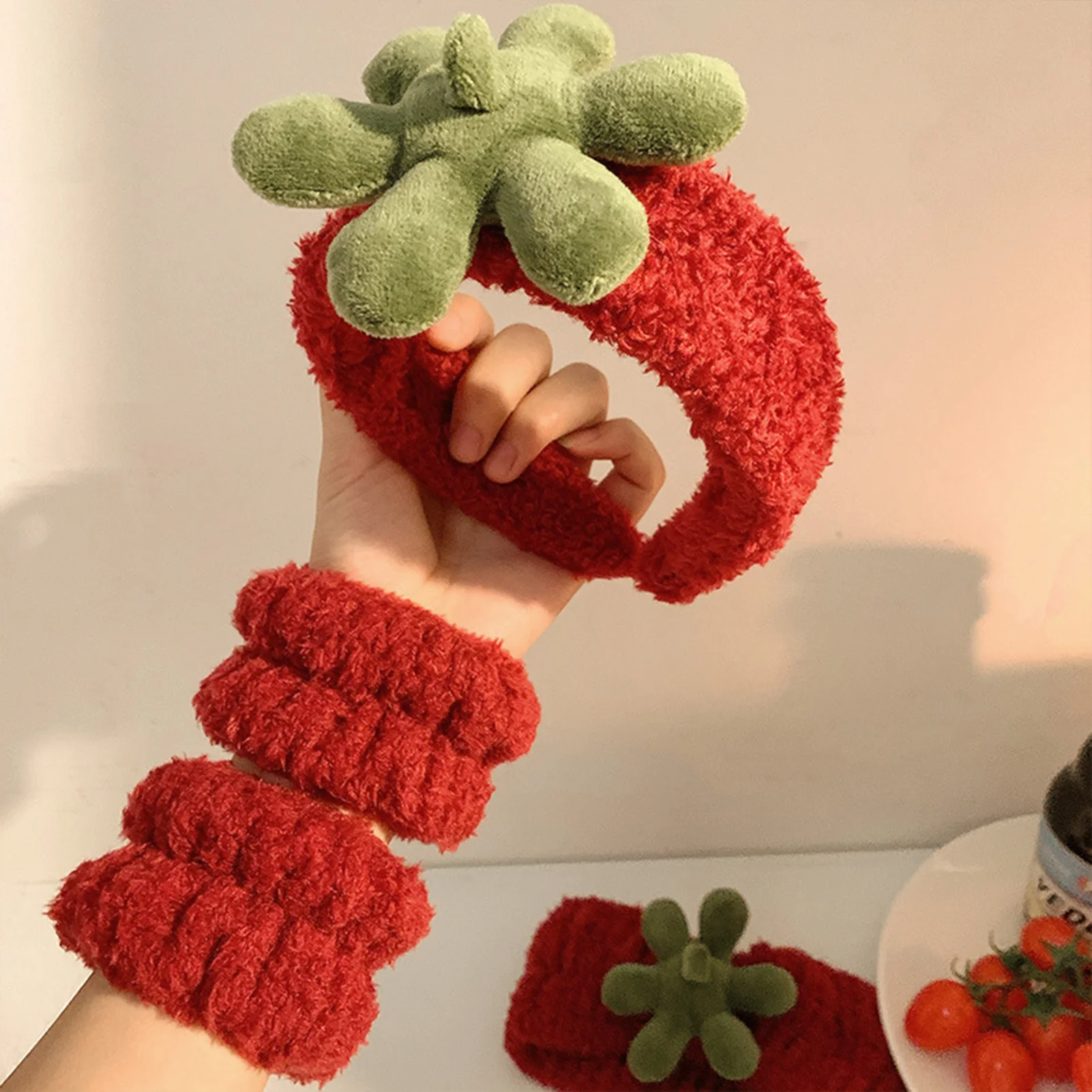 Strawberry Plush Face Washing Headband Set With Wristbands Cute Hair Band For Women Men Makeup Skincare Soft Absorbent Material
Strawberry Plush Face Washing Headband Set With Wristbands Cute Hair Band For Women Men Makeup Skincare Soft Absorbent Material