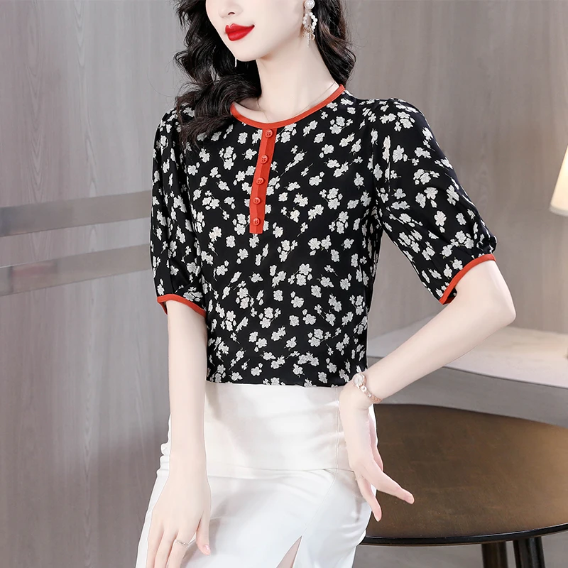 2023 Women's Black Silk O-Neck Shirt Summer New Chiffon Shirt Flower Print Short Sleeve Top Loose Large Slim Long T-shirt
2023 Women's Black Silk O-Neck Shirt Summer New Chiffon Shirt Flower Print Short Sleeve Top Loose Large Slim Long T-shirt