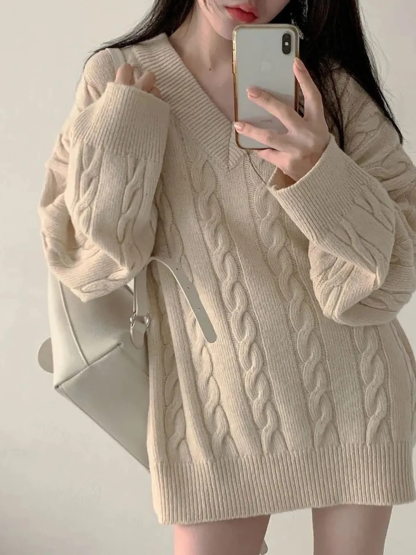 Женский вязаный свитер, новый зимний винтажный ленивый вязаный однотонный модный универсальный свитер в корейском стиле
Женский вязаный свитер, новый зимний винтажный ленивый вязаный однотонный модный универсальный свитер в корейском стиле