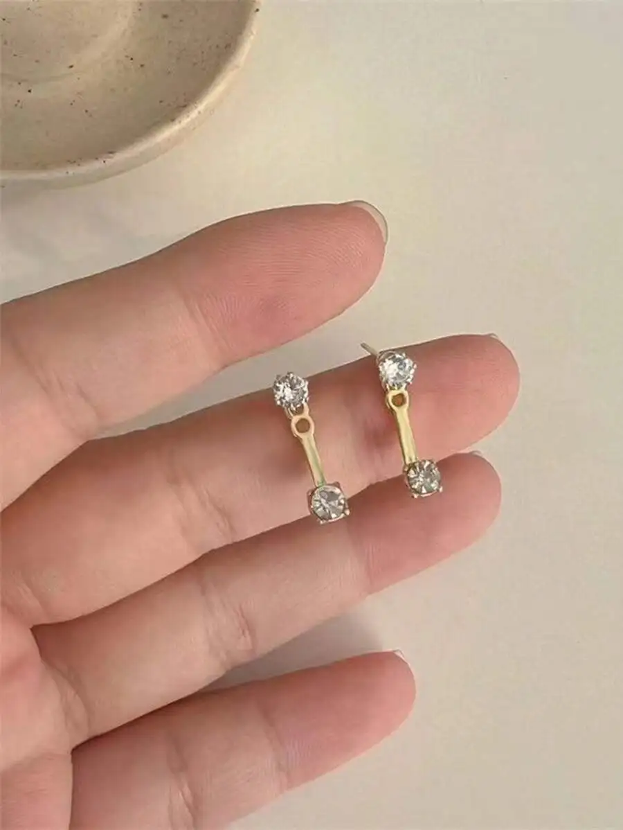 2pcs Cubic Zirconia Stud Earrings Reversible Design Sparkling For Adults
2pcs Cubic Zirconia Stud Earrings Reversible Design Sparkling For Adults