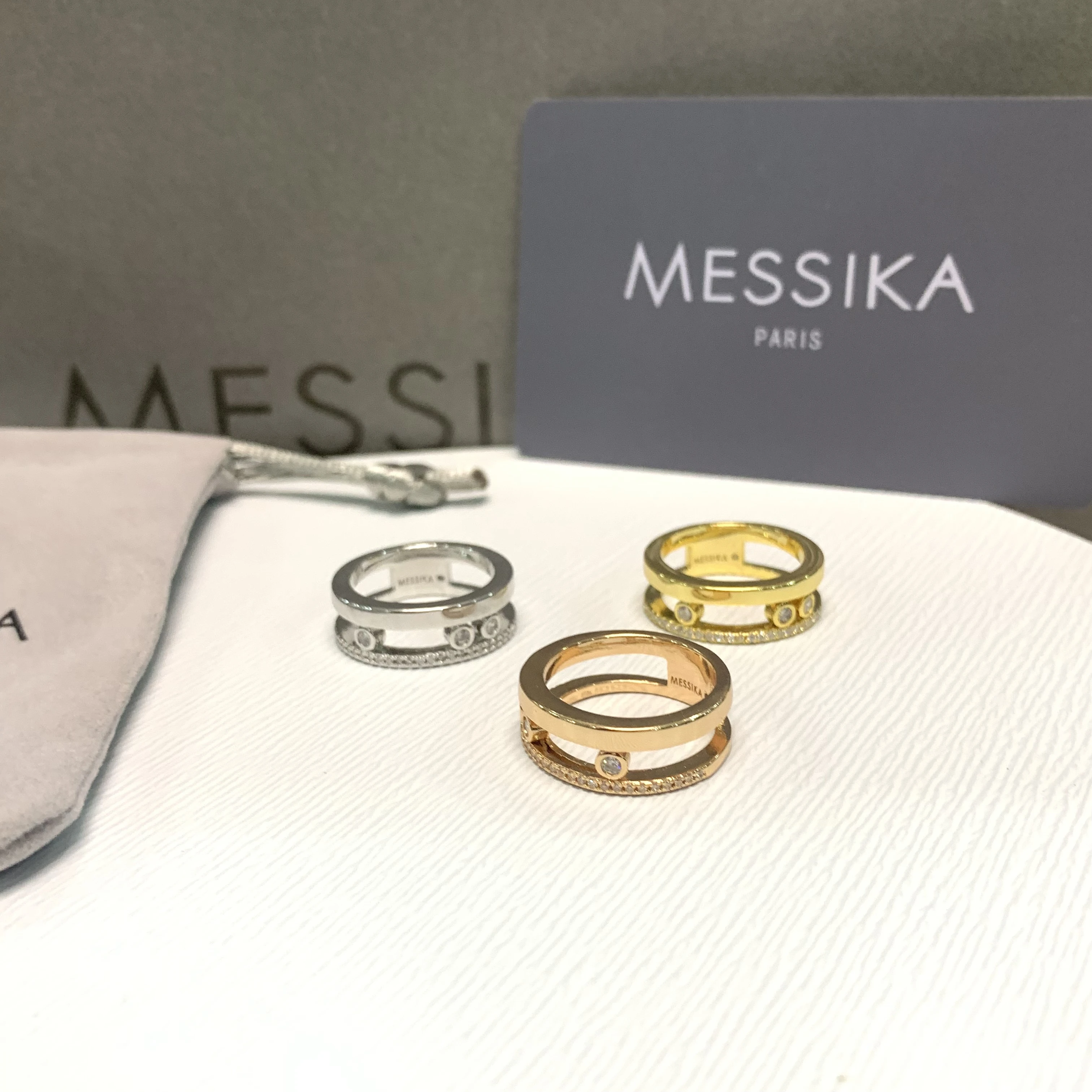 S925 sterling silver diamond set three diamond ring for women INS design, high-end and elegant, light luxury Messik ring
S925 sterling silver diamond set three diamond ring for women INS design, high-end and elegant, light luxury Messik ring
