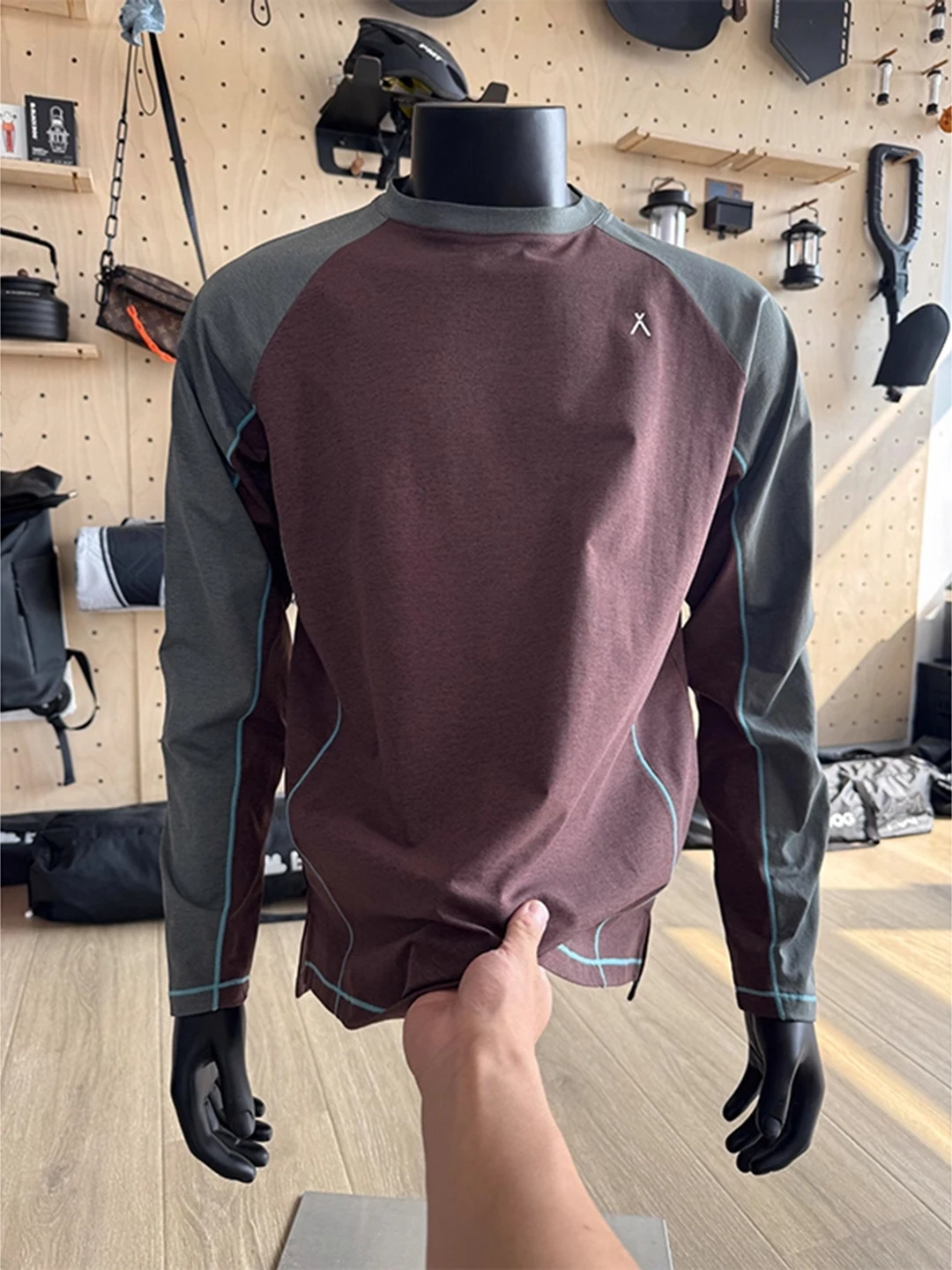 Мужская футболка American Style Color Block с длинным рукавом, быстросохнущая, для активного отдыха, велоспорта, походов, тренировок, спортивная базовая футболка
Мужская футболка American Style Color Block с длинным рукавом, быстросохнущая, для активного отдыха, велоспорта, походов, тренировок, спортивная базовая футболка
