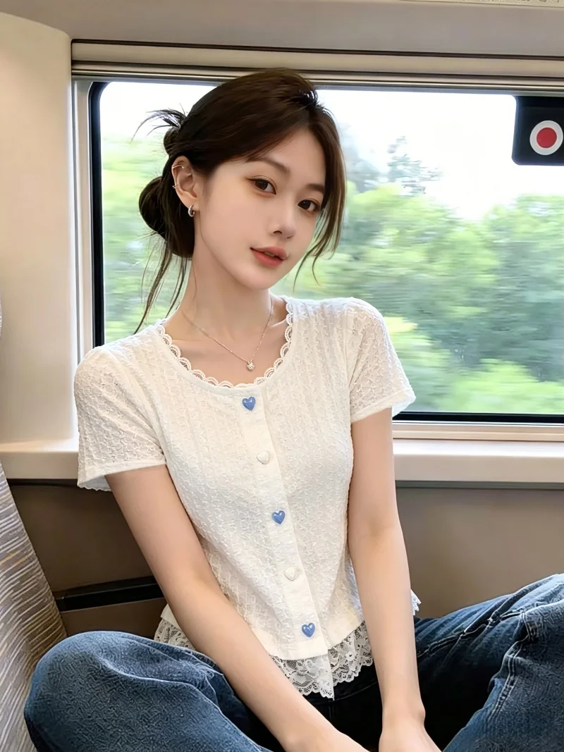 Lace Trim Short Sleeve Shirt Women's Summer New Style Beautiful Match All Cotton Blend Button round Neck Regular Length
Lace Trim Short Sleeve Shirt Women's Summer New Style Beautiful Match All Cotton Blend Button round Neck Regular Length
