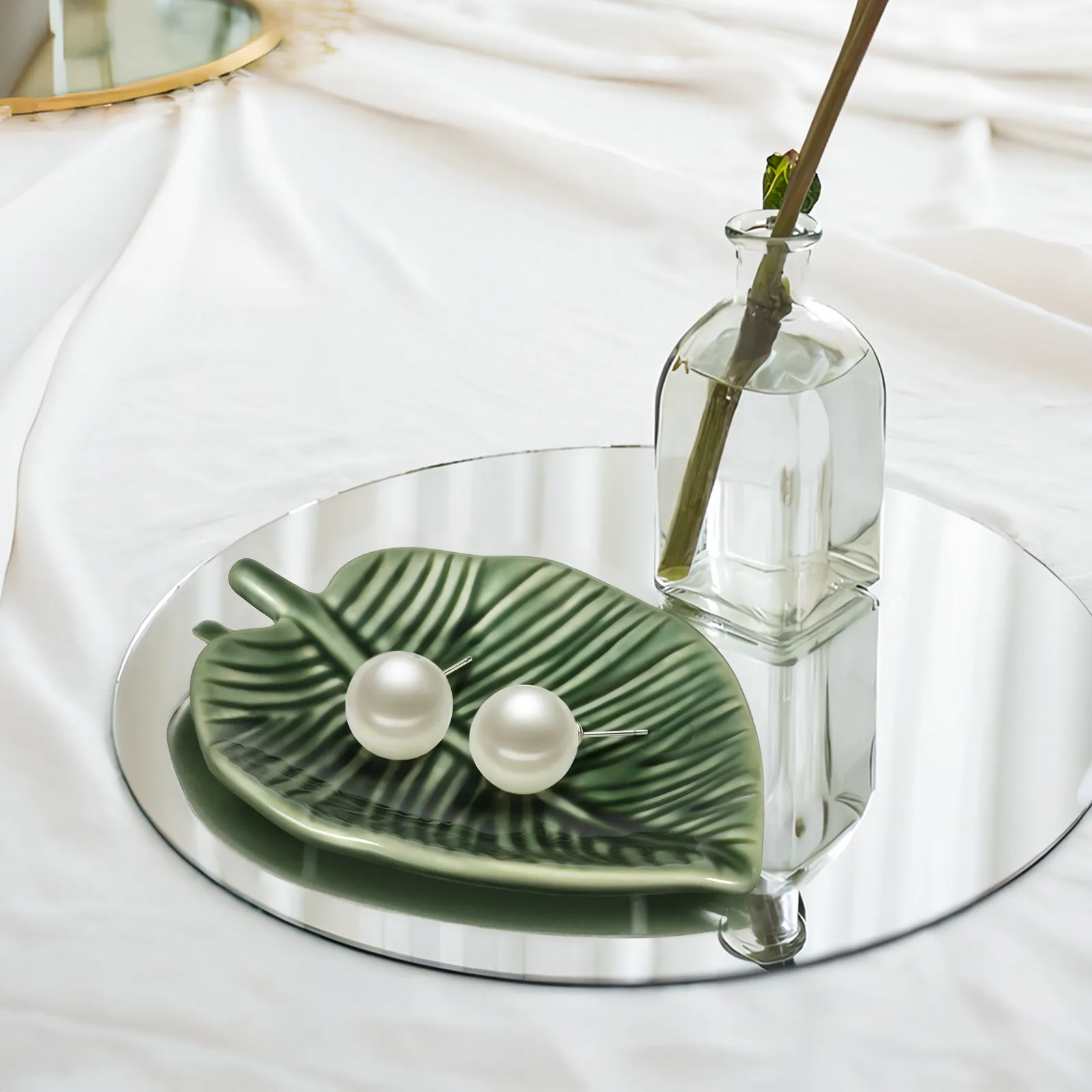 Green Leaf Ceramic Jewelry Display Tray Elegant Ring Dish Multi-Function Jewelry Holder Decorative Trinket Tray for Home Desktop
Green Leaf Ceramic Jewelry Display Tray Elegant Ring Dish Multi-Function Jewelry Holder Decorative Trinket Tray for Home Desktop