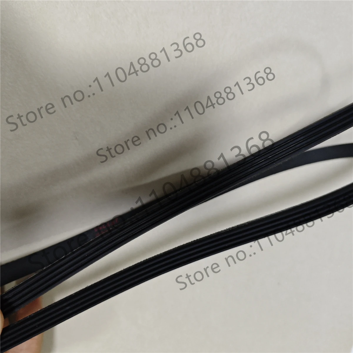 2PCS 5PJ670 rubber ribbed belts PJ670 5ribs treadmill motor belt
2PCS 5PJ670 rubber ribbed belts PJ670 5ribs treadmill motor belt
