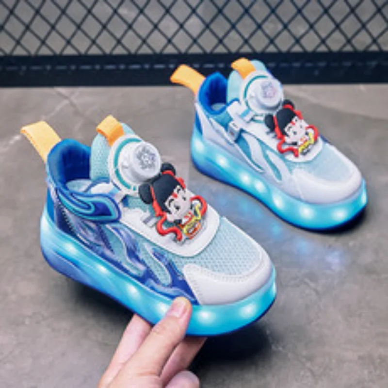 Cute Girls Skate Shoes for Children LED Luminous Shoes Anti Slip Sneakers Outdoor Training Kids Luminous Roller Skating Shoes
Cute Girls Skate Shoes for Children LED Luminous Shoes Anti Slip Sneakers Outdoor Training Kids Luminous Roller Skating Shoes