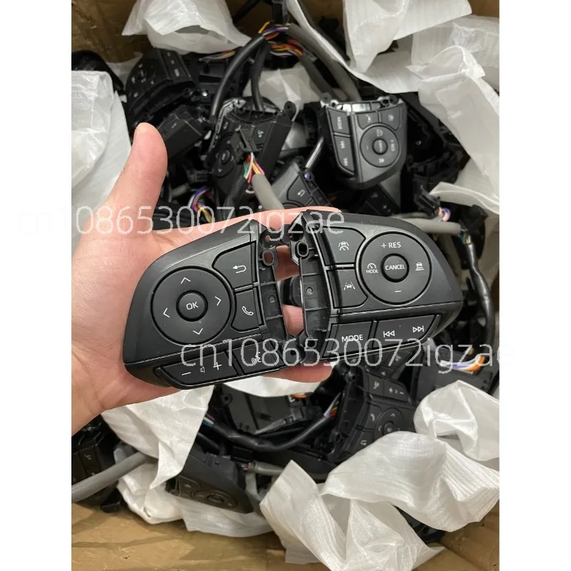 Suitable for RAV4 aggressive version multi-function steering wheel button modification fixed speed cruise switch
Suitable for RAV4 aggressive version multi-function steering wheel button modification fixed speed cruise switch