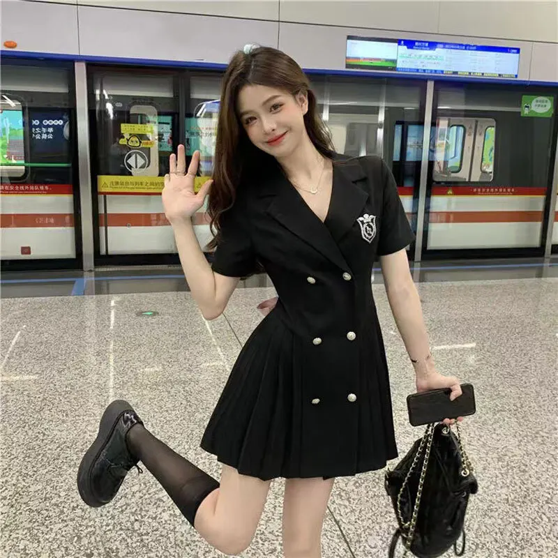 2022 Women Sexy Backless Bowknot Dress Teenagers Sweet Cool Short Sleeve Double-breasted Vestidos Female Summer Casual Dresses
2022 Women Sexy Backless Bowknot Dress Teenagers Sweet Cool Short Sleeve Double-breasted Vestidos Female Summer Casual Dresses