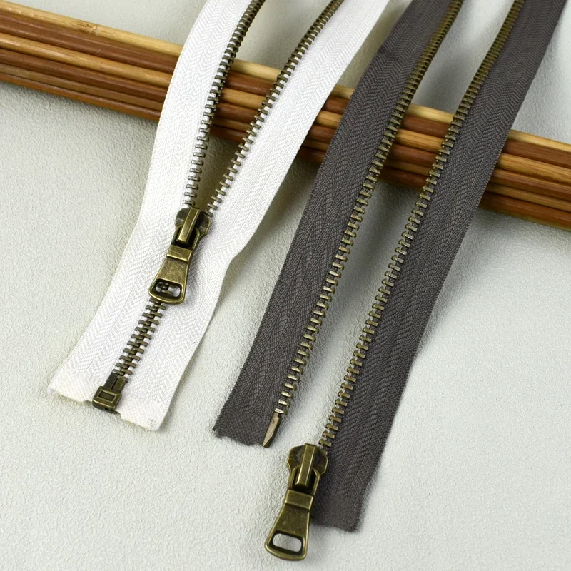 2Pcs 5# 40/50/60/70/80cm Metal Zippers for Jackets Backpack Open-End Zips Sewing Closure Zipper Repair Kit DIY Replacement Ziper
2Pcs 5# 40/50/60/70/80cm Metal Zippers for Jackets Backpack Open-End Zips Sewing Closure Zipper Repair Kit DIY Replacement Ziper