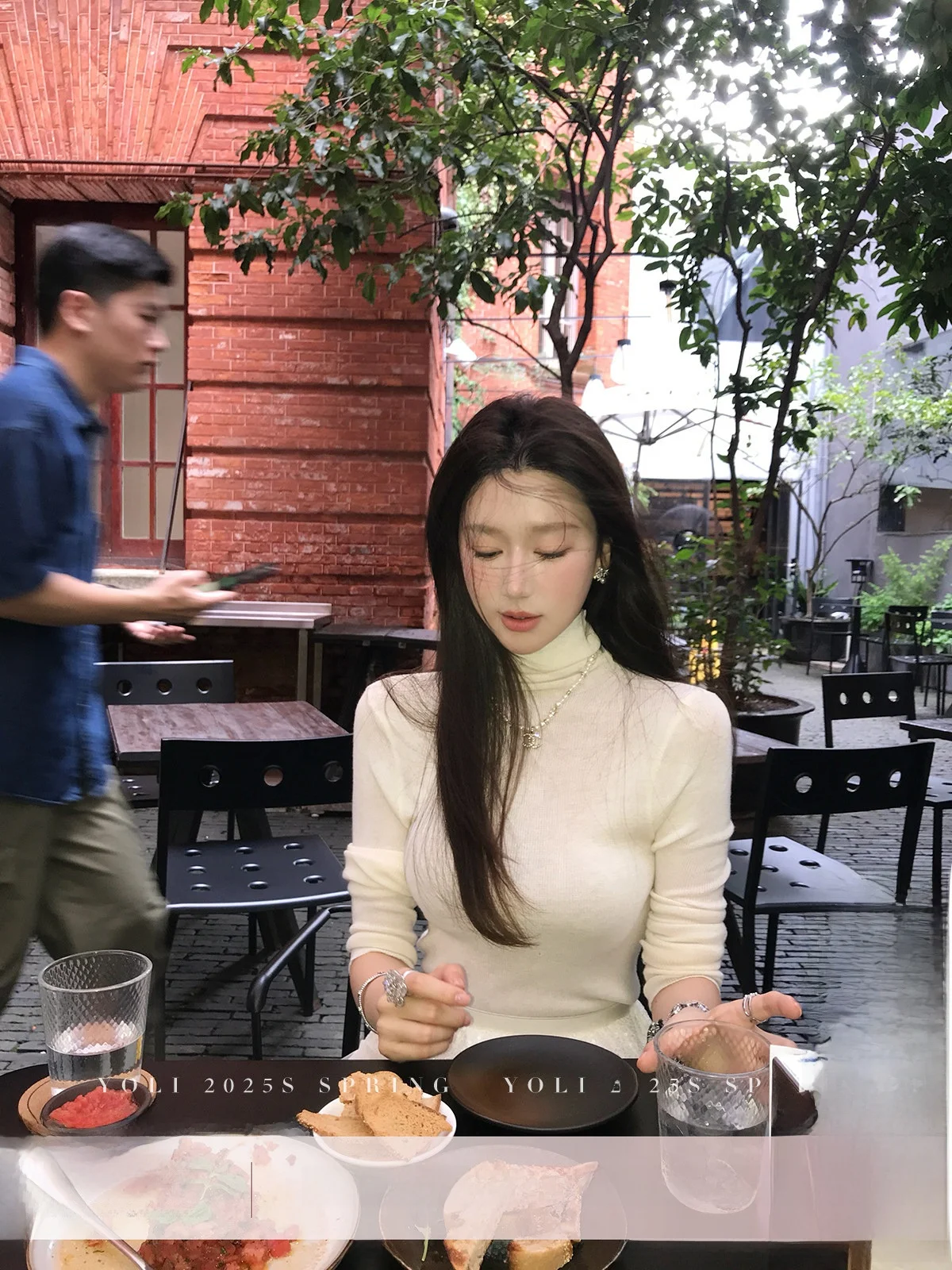 Женский облегающий вязаный топ YOLI Zhang Yuli с высоким воротом и длинными рукавами, простой стиль, для повседневной носки, из смесового полиэстера
Женский облегающий вязаный топ YOLI Zhang Yuli с высоким воротом и длинными рукавами, простой стиль, для повседневной носки, из смесового полиэстера