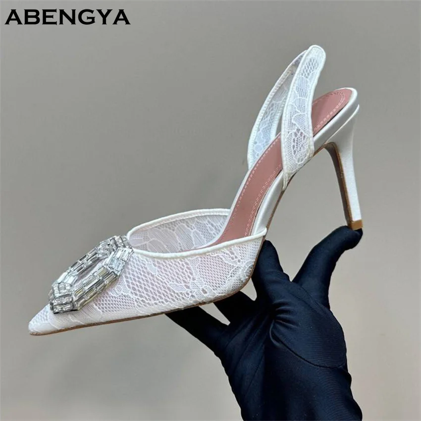 2025 летние новые кружевные туфли на высоком каблуке, женские модельные туфли с острым носком и кристаллами, дизайнерские пикантные вечерние свадебные туфли для женщин
2025 летние новые кружевные туфли на высоком каблуке, женские модельные туфли с острым носком и кристаллами, дизайнерские пикантные вечерние свадебные туфли для женщин