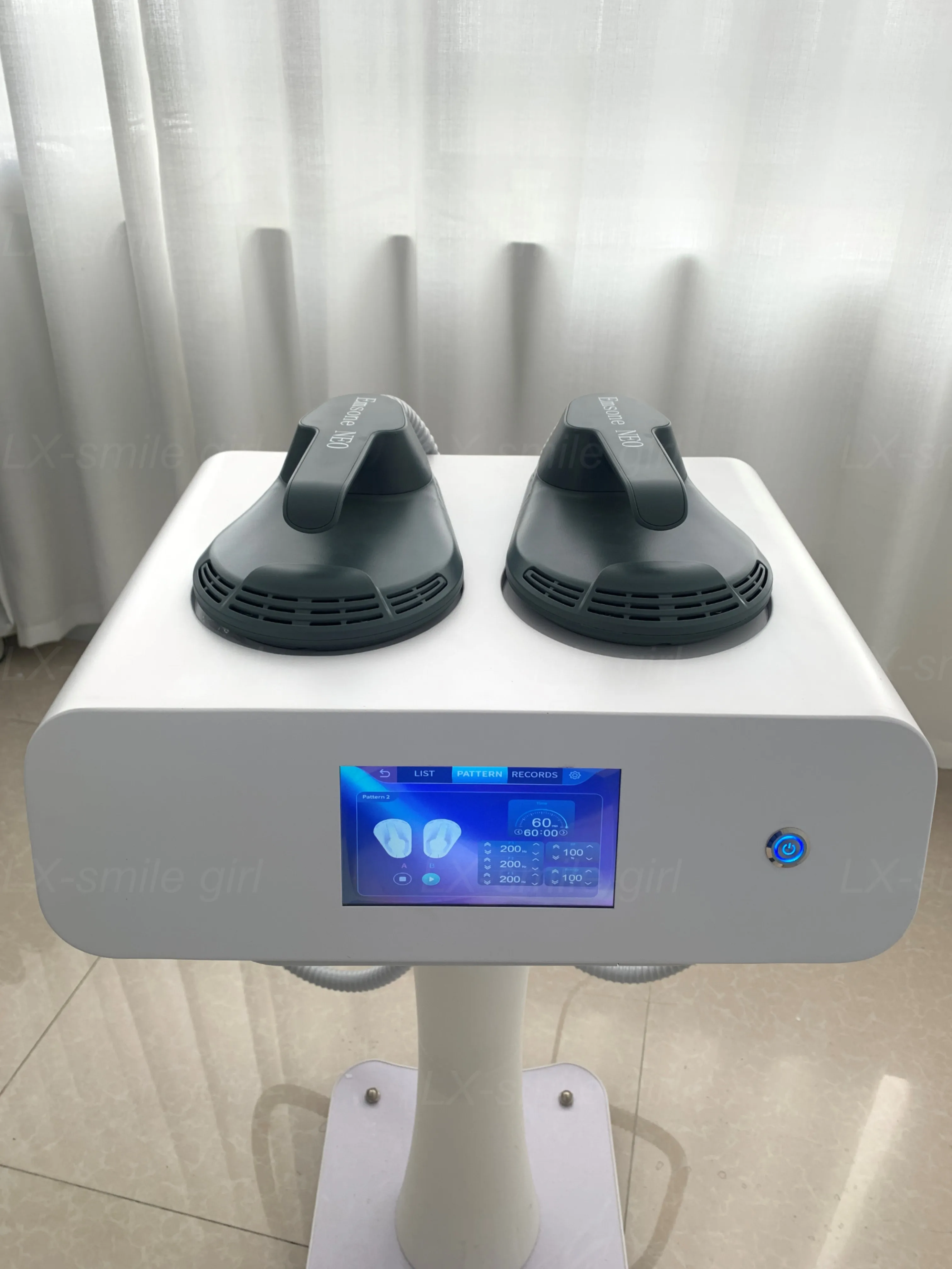 The Latest Portable EMSone NEO Electromagnetic Muscle 2 Handles 6500W Newest Emsone 200hz Beauty Machine
The Latest Portable EMSone NEO Electromagnetic Muscle 2 Handles 6500W Newest Emsone 200hz Beauty Machine