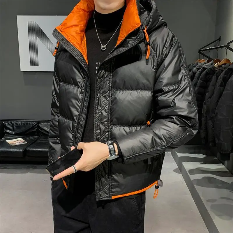 Men's Cotton Jacket 2024 New Fashion Short Stylish Hooded Warmth Clothes Trendy Brand Thick Winter Coat Youth Popular Cleanfit
Men's Cotton Jacket 2024 New Fashion Short Stylish Hooded Warmth Clothes Trendy Brand Thick Winter Coat Youth Popular Cleanfit