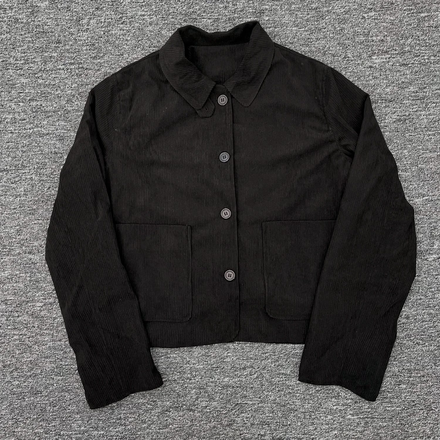 Kar&Otza Women's 2024 Autumn/Winter New Corduroy Jacket Flip Collar Single breasted Pocket Decoration Short Jacket Top
Kar&Otza Women's 2024 Autumn/Winter New Corduroy Jacket Flip Collar Single breasted Pocket Decoration Short Jacket Top