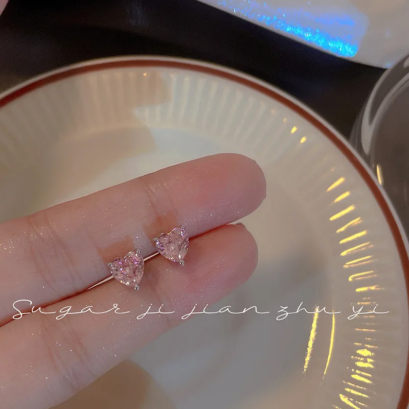 Women's Pink Zircon 925 Sterling Silver Heart Stud Earrings Fashion Valentine's Day Gift
Women's Pink Zircon 925 Sterling Silver Heart Stud Earrings Fashion Valentine's Day Gift