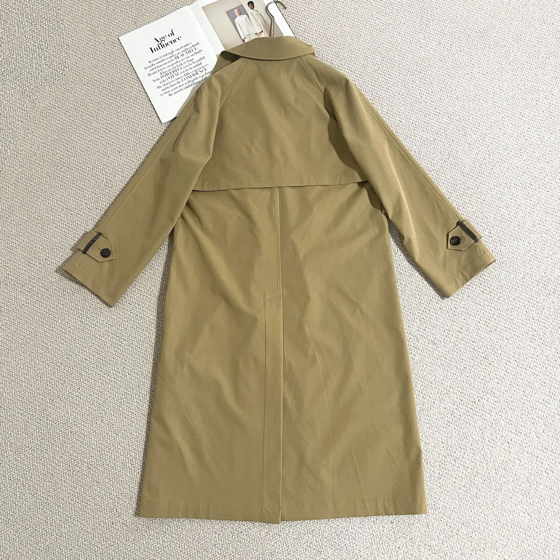 Women's Winter Lapel Long Coat Single-breasted Waist Lace-up Cuff Bead Chain Lengthen Coat
Women's Winter Lapel Long Coat Single-breasted Waist Lace-up Cuff Bead Chain Lengthen Coat