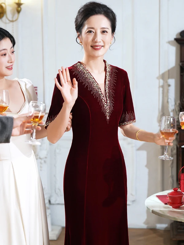 Spring Summer Fashion Velvet Dress for Mom Wedding Ceremony Everyday Wear Gold Velvet Midi Dress by Elegant Fairy Silk
Spring Summer Fashion Velvet Dress for Mom Wedding Ceremony Everyday Wear Gold Velvet Midi Dress by Elegant Fairy Silk