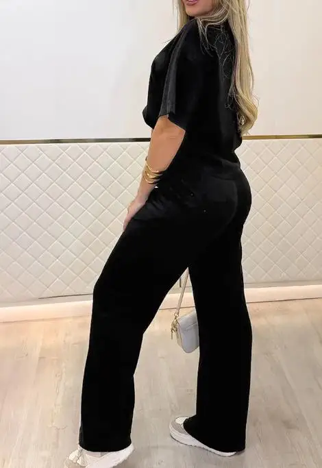 Женский комплект из двух предметов: топ с круглым вырезом, короткими рукавами и боковым разрезом, повседневный комплект широких брюк с эластичной резинкой на талии и шнурком
Женский комплект из двух предметов: топ с круглым вырезом, короткими рукавами и боковым разрезом, повседневный комплект широких брюк с эластичной резинкой на талии и шнурком