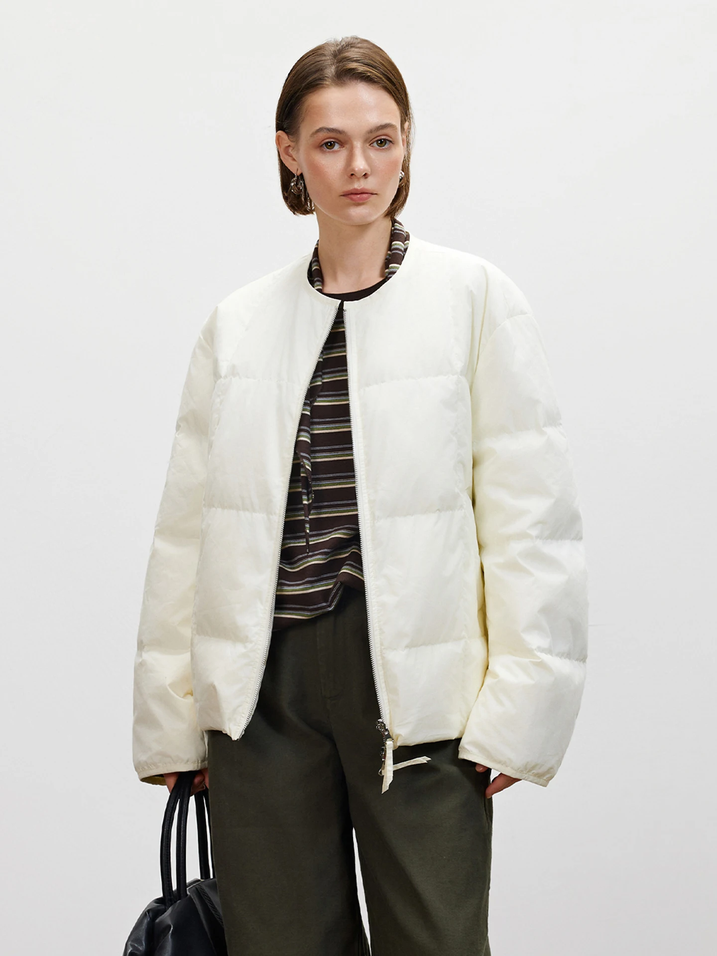 Двусторонняя легкая женская зимняя куртка LUR из гусиного пуха, теплая, из хлопковой ткани, для повседневной носки
Двусторонняя легкая женская зимняя куртка LUR из гусиного пуха, теплая, из хлопковой ткани, для повседневной носки