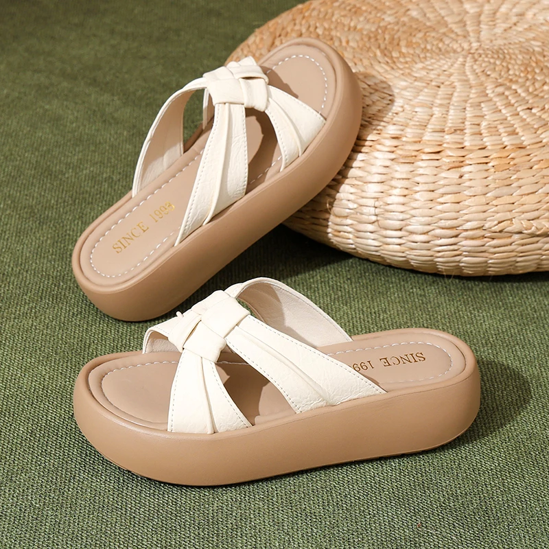 New Summer Fashion Flip Flops Casual Beach Slippers Lightweight Non-slip Breathable Soft Sole Outdoor Daily Walking Sandals
New Summer Fashion Flip Flops Casual Beach Slippers Lightweight Non-slip Breathable Soft Sole Outdoor Daily Walking Sandals