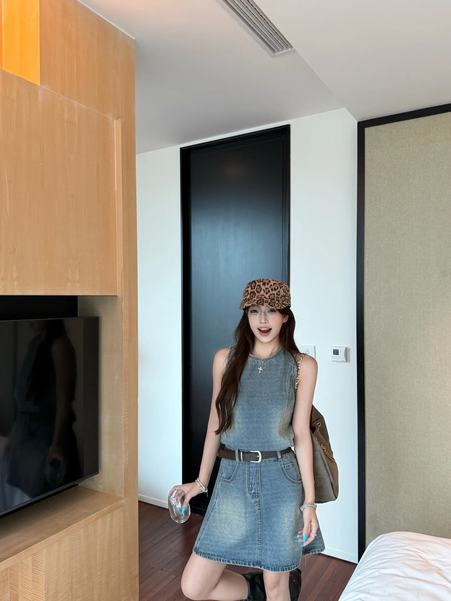 Retro Denim Vest Dress Women's Summer Slimming A-Line Short Skirt round Neck No-Sleeve Casual Wear-resistant CityWalk Dress
Retro Denim Vest Dress Women's Summer Slimming A-Line Short Skirt round Neck No-Sleeve Casual Wear-resistant CityWalk Dress