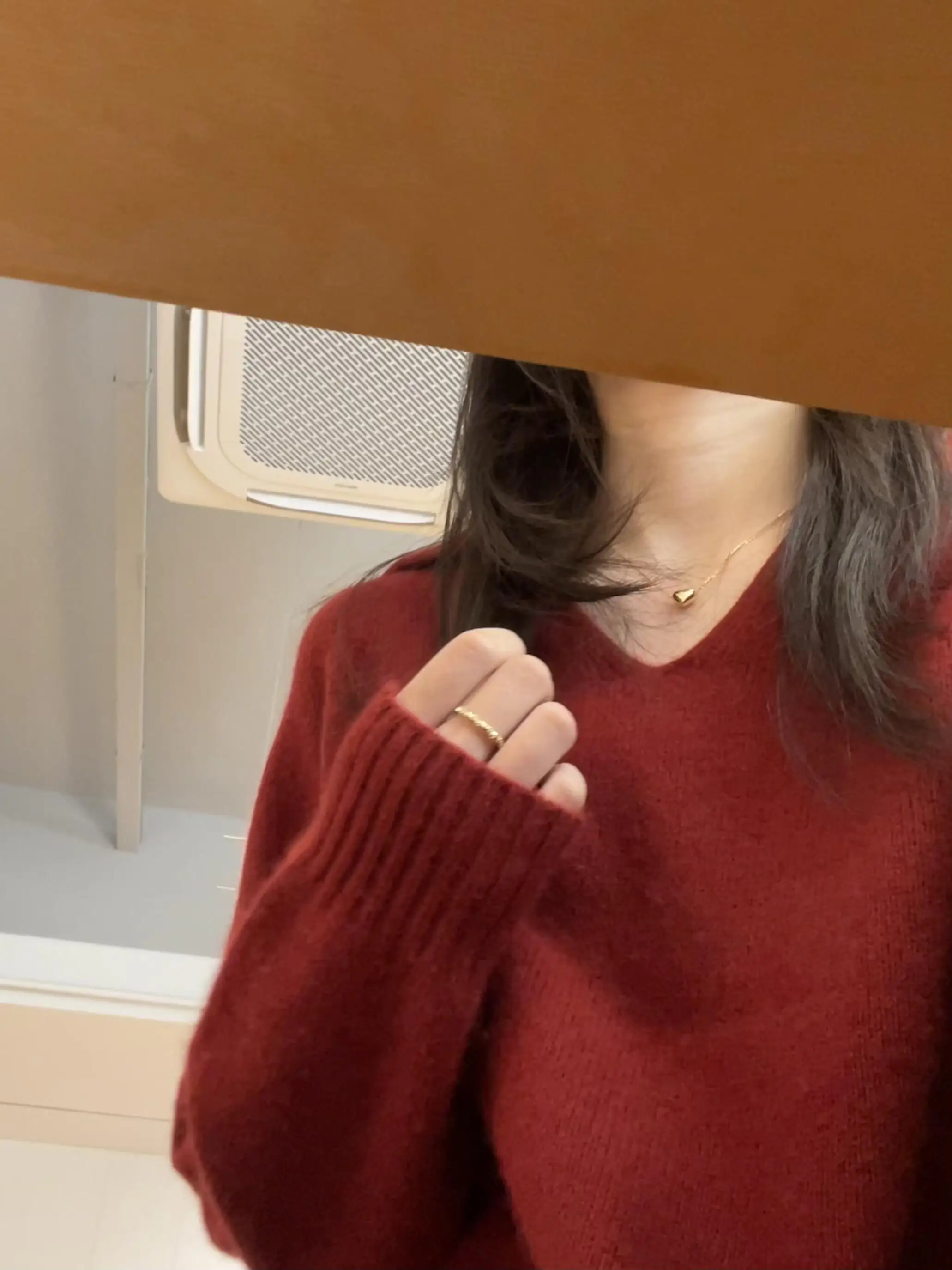 Korean Sle V-Ne Long Sve Knitted Sweater Women's Autumn Winter Lazy High-End Feeling Sweater Base irt Top
Korean Sle V-Ne Long Sve Knitted Sweater Women's Autumn Winter Lazy High-End Feeling Sweater Base irt Top