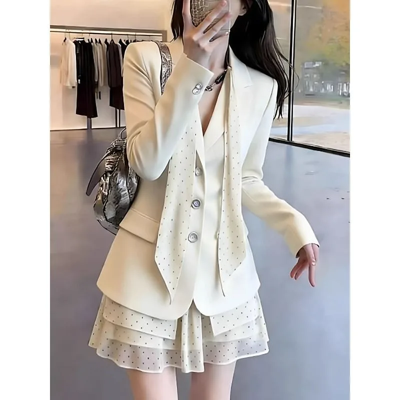 A Two-piece Suit Polka Dot Cake Short Skirt Set with A Ribbon for Spring and Summer High-end and Elegant Women's Suit Fashion
A Two-piece Suit Polka Dot Cake Short Skirt Set with A Ribbon for Spring and Summer High-end and Elegant Women's Suit Fashion