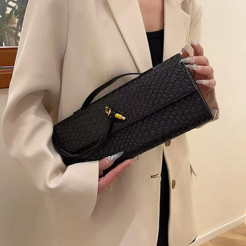 2025 new woven pattern handbag women's pure color simple commuting banquet two-in-one bag PU single shoulder cross-body bag
2025 new woven pattern handbag women's pure color simple commuting banquet two-in-one bag PU single shoulder cross-body bag