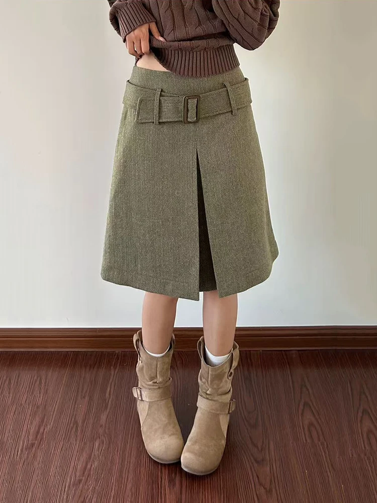 Новая женская юбка из искусственной шерсти в корейском стиле с высокой талией и поясом, длиной до колена, в стиле Y2K, весенняя модная уличная одежда, смешанные ткани
Новая женская юбка из искусственной шерсти в корейском стиле с высокой талией и поясом, длиной до колена, в стиле Y2K, весенняя модная уличная одежда, смешанные ткани