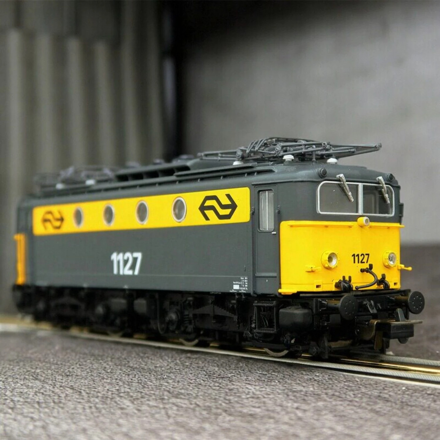 Электровоз PIKO N-типа 1/160 RH1100, модель 51954, с цифровым звуком, коллекционная модель, игрушечный поезд, подарок для мальчика
Электровоз PIKO N-типа 1/160 RH1100, модель 51954, с цифровым звуком, коллекционная модель, игрушечный поезд, подарок для мальчика