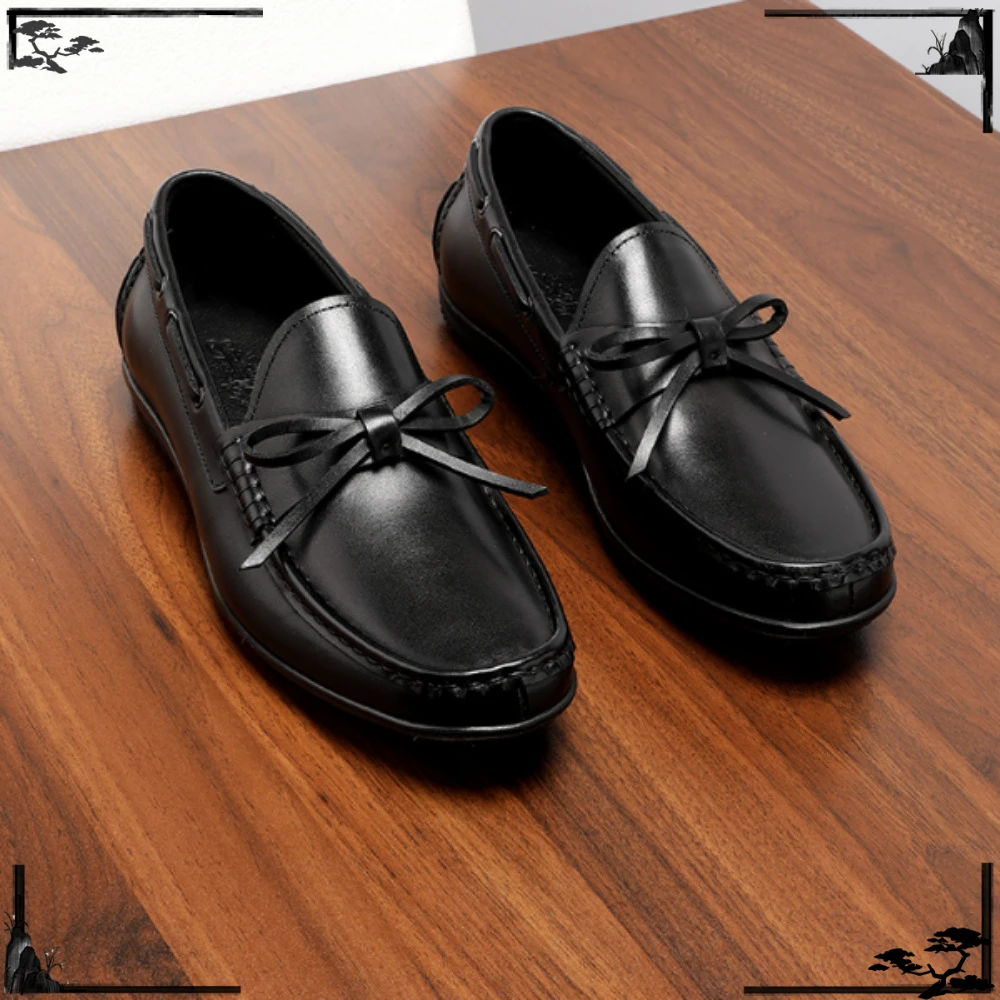 Men's Genuine Leather Loafers Summer Breathable Lightweight Soft Sole Versatile Casual Dress Shoes for Travel
Men's Genuine Leather Loafers Summer Breathable Lightweight Soft Sole Versatile Casual Dress Shoes for Travel