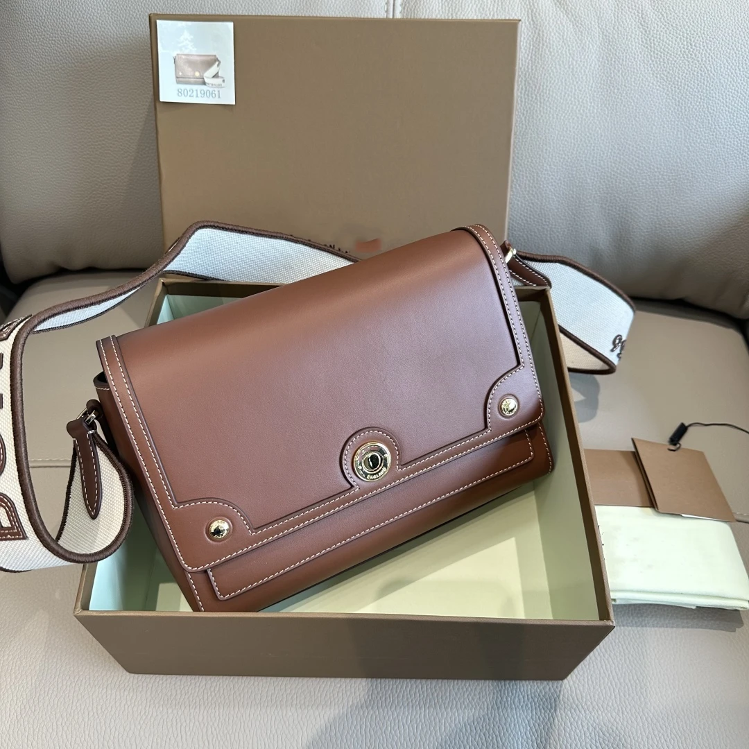 2025 Famous Brand Bag Exquisite Craftsmanship Women's Crossbody Bag Luxury Designer Chain Bag Letter Women's Messenger Bag
2025 Famous Brand Bag Exquisite Craftsmanship Women's Crossbody Bag Luxury Designer Chain Bag Letter Women's Messenger Bag