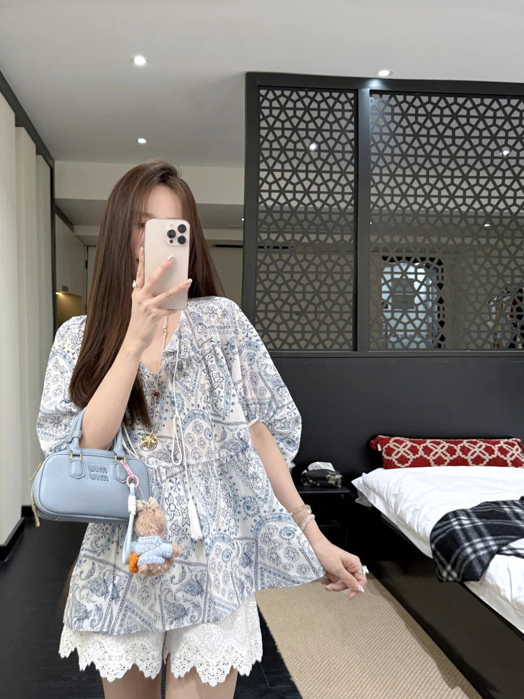 Синяя свободная женская футболка с коротким рукавом, летняя, с принтом, повседневная, модная, для работы, маленькая, летняя, женская
Синяя свободная женская футболка с коротким рукавом, летняя, с принтом, повседневная, модная, для работы, маленькая, летняя, женская