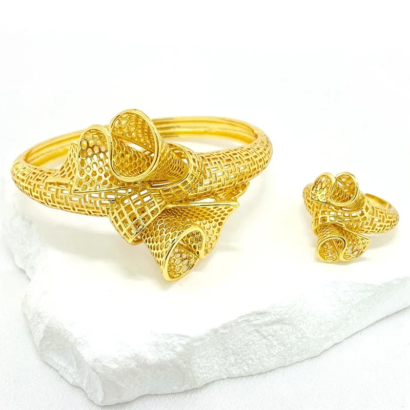 5Sets Popular Copper Gold Plated Lacy Women'S Engraved Bracelet And Ring Jewelry Sets
5Sets Popular Copper Gold Plated Lacy Women'S Engraved Bracelet And Ring Jewelry Sets