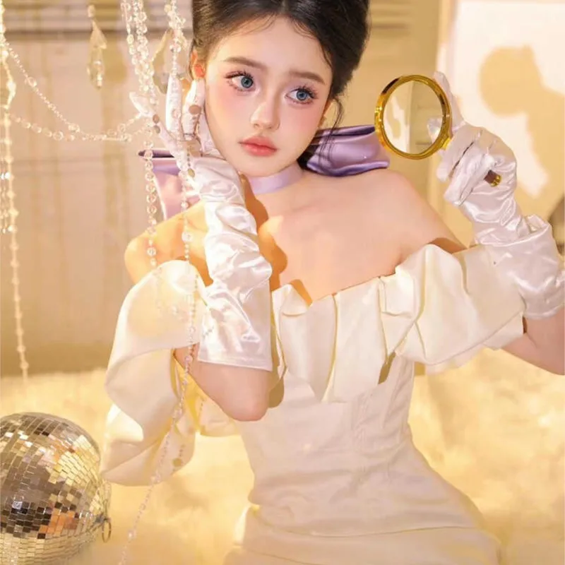 The new one-shoulder dress with a pure and dreamy atmosphere for women's birthdays in photo studio
The new one-shoulder dress with a pure and dreamy atmosphere for women's birthdays in photo studio