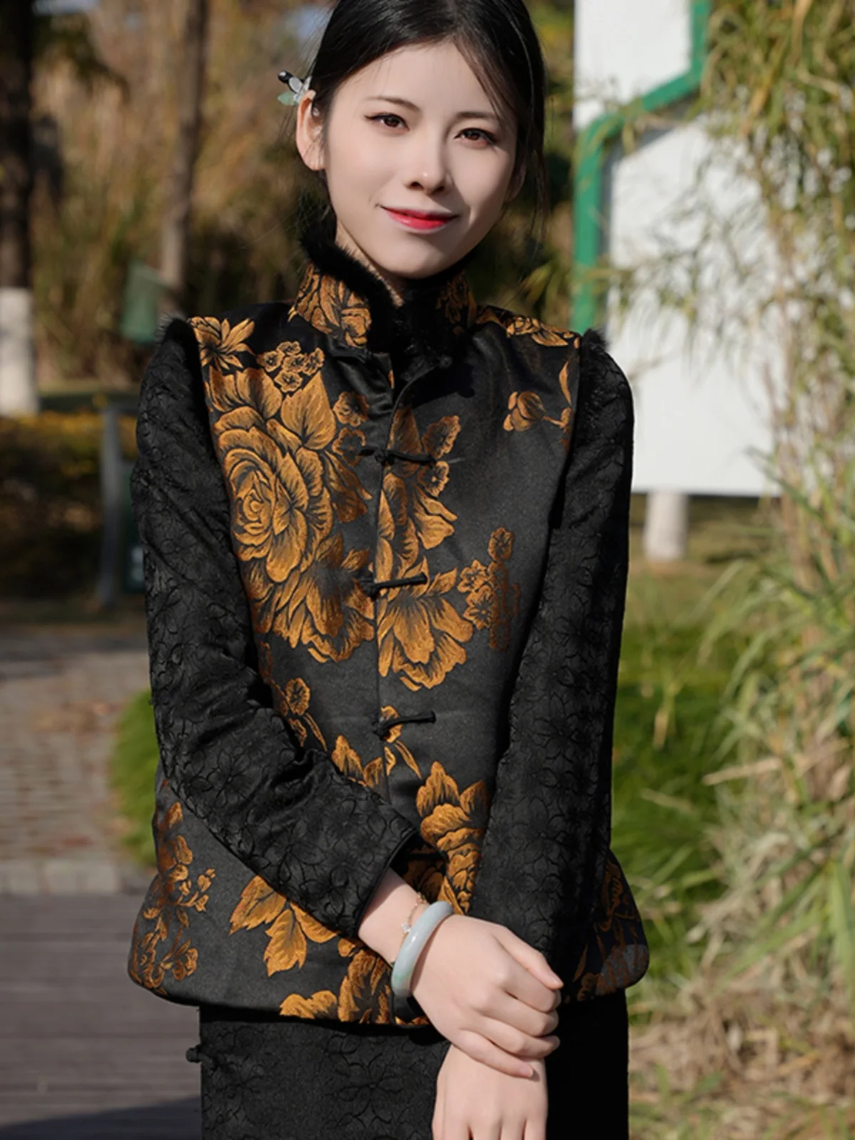 Young Sle Thiened Fce Lined Cotton Jaet with Fur Collar Traditional Chinese Design Winter Faion Women's ...
Young Sle Thiened Fce Lined Cotton Jaet with Fur Collar Traditional Chinese Design Winter Faion Women's ...